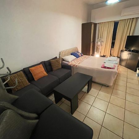 Studio Apartment Larnaca Eksteriør billede