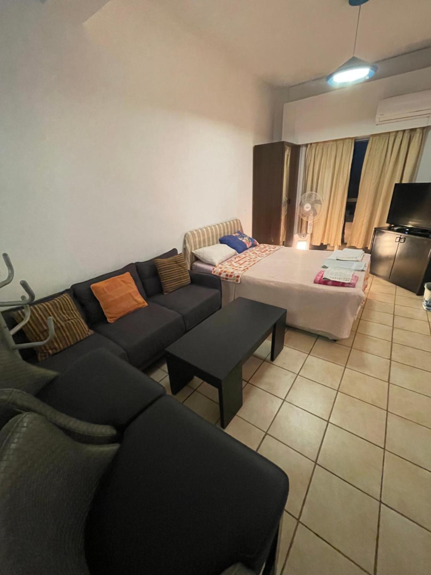 Studio Apartment Larnaca Eksteriør billede