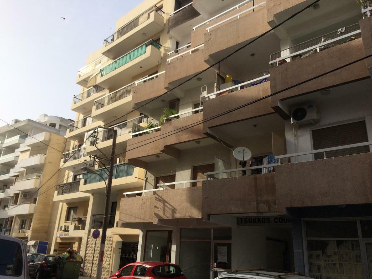 Studio Apartment Larnaca Eksteriør billede